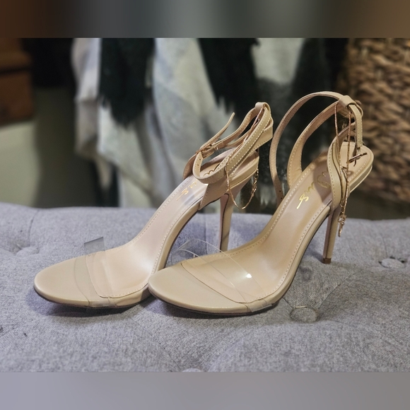 Lulus Shoes - NWT Lulu's Nude Heels